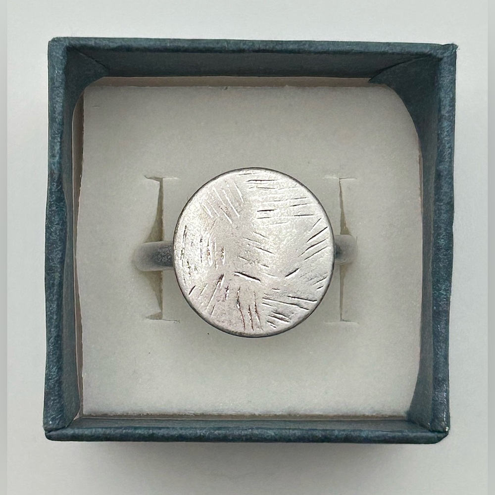 Line Etched Silver Tone Ring—Size 9